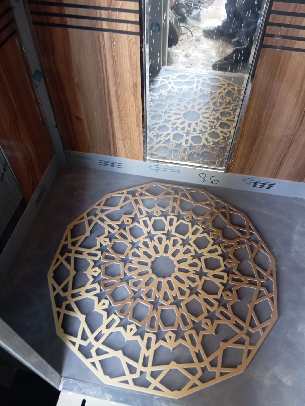 أرضية كابينة بوردة ذهبية — من إنجازات جيلكو